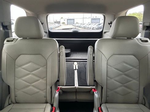 New 2026 Volkswagen Atlas SE FWD image 14