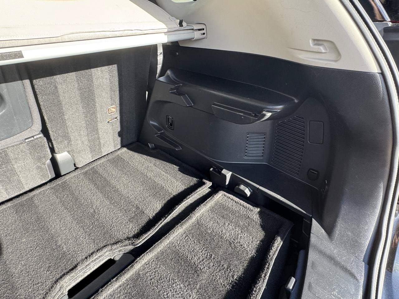 Used 2018 Nissan Rogue SV FWD image 18
