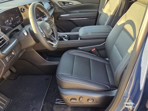 New 2026 Chevrolet Traverse LT w/ Midnight/Sport Edition image 7