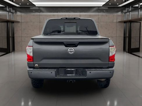 Used 2017 Nissan Titan SV image 4