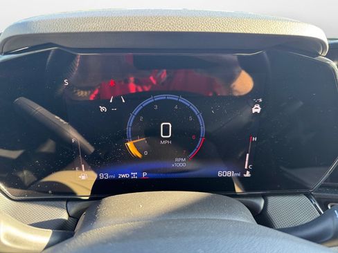 Used 2025 Chevrolet TrailBlazer RS w/ Convenience Package AWD/4WD image 14