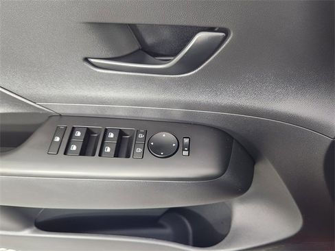 Certified 2025 Hyundai Kona SEL image 9