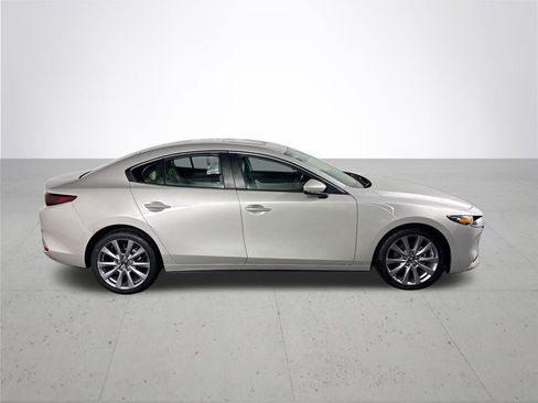 Used 2022 MAZDA MAZDA3 s FWD image 5