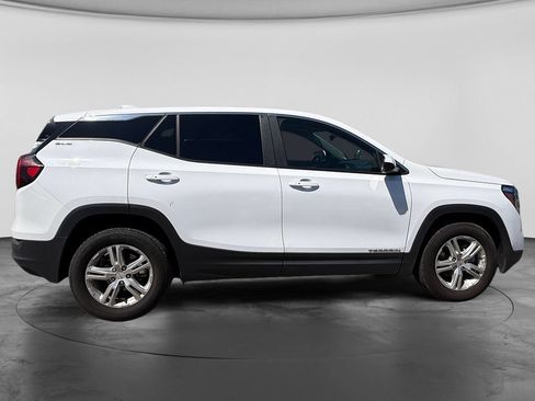 Used 2024 GMC Terrain SLE AWD/4WD image 11