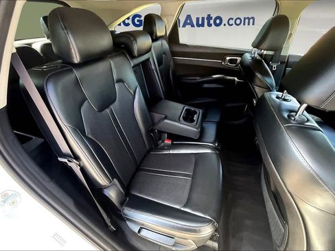 Used 2021 Kia Sorento S image 26