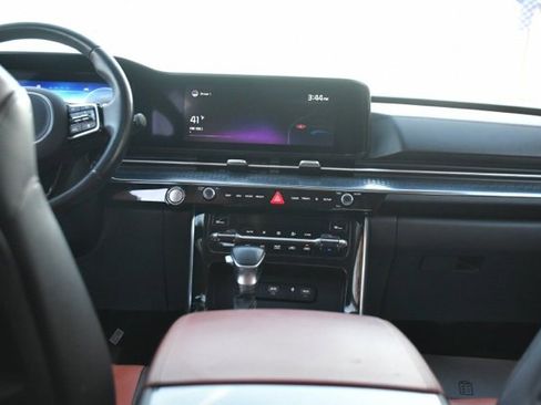 Used 2022 Kia Carnival SX Prestige image 12