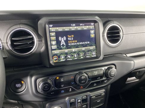 Used 2023 Jeep Wrangler Sahara image 30