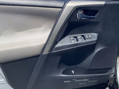 Used 2015 Toyota RAV4 XLE FWD image 20