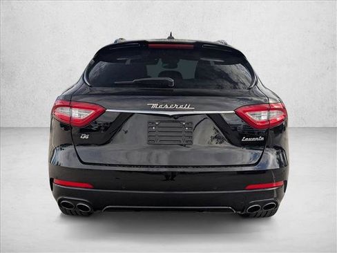 Used 2018 Maserati Levante GranSport image 11