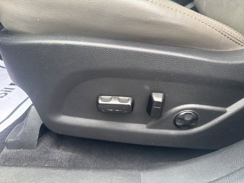 Used 2017 Hyundai Santa Fe Sport w/ 2.0T Ultimate Tech Package 05 image 28