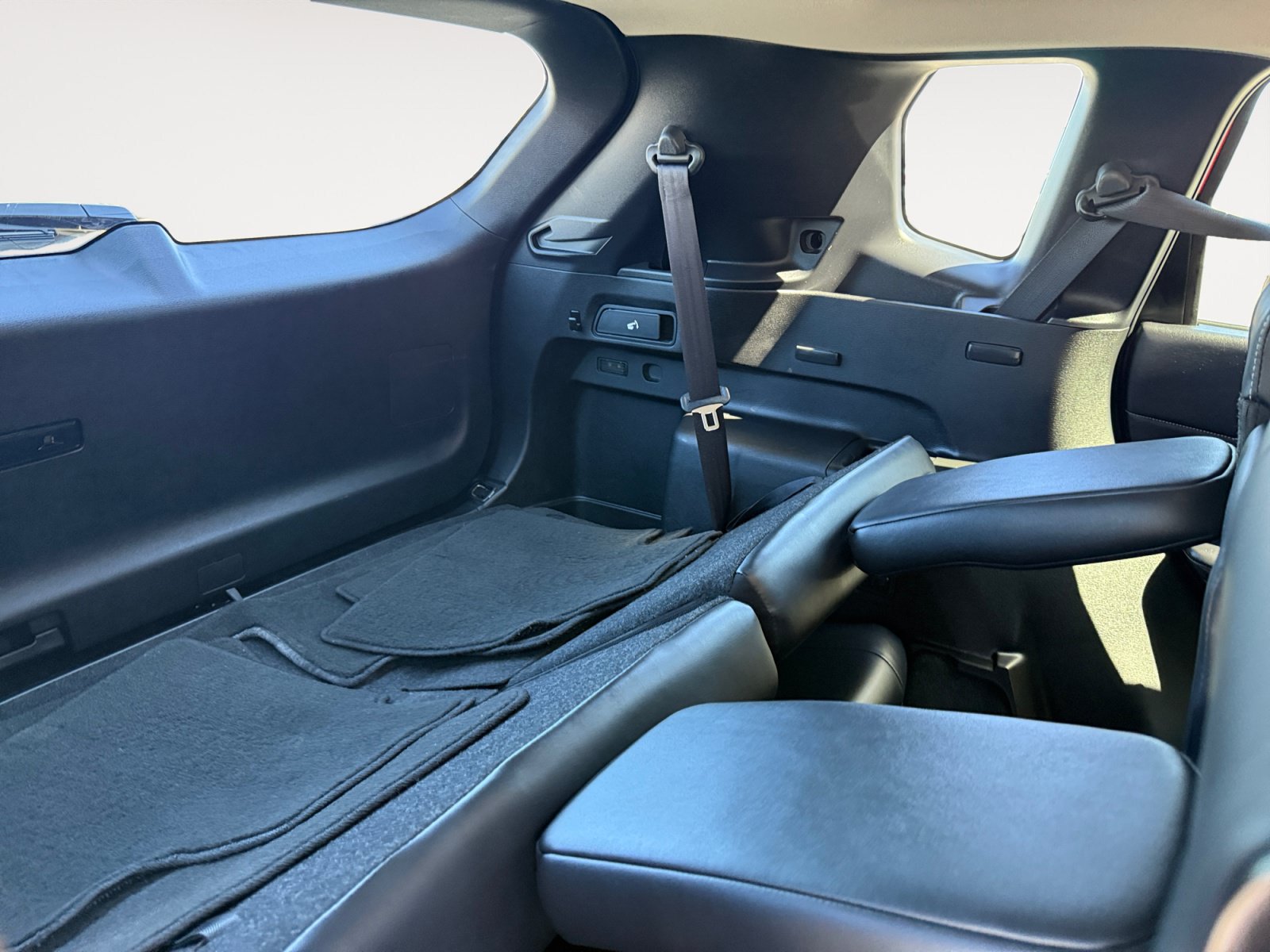 Used 2025 Mitsubishi Outlander SE FWD image 19