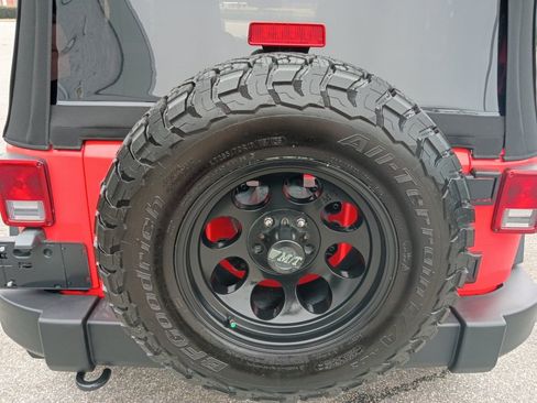 Used 2013 Jeep Wrangler Sport w/ Connectivity Group AWD/4WD image 18