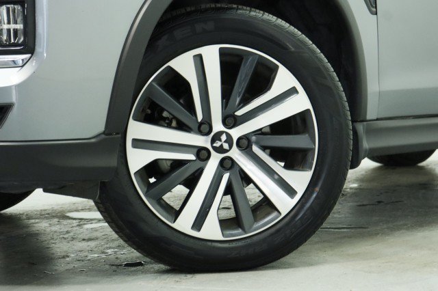 Used 2023 Mitsubishi Outlander Sport ES AWD/4WD image 3