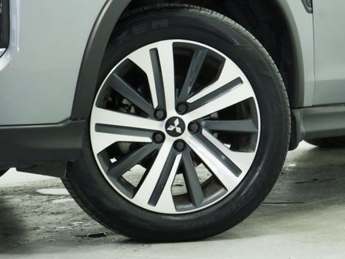 Used 2023 Mitsubishi Outlander Sport ES AWD/4WD image 3
