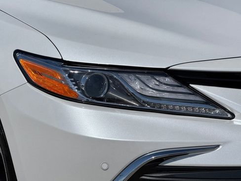 Used 2021 Toyota Camry XLE w/ Navigation Upgrade Package FWD image 9