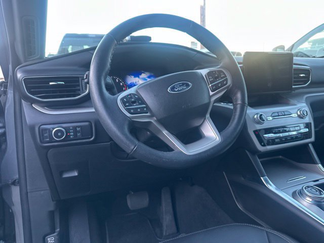 Used 2023 Ford Explorer XLT w/ Equipment Group 202A RWD image 14