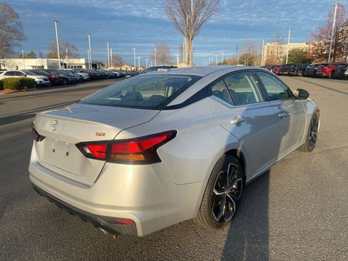 Used 2024 Nissan Altima 2.5 SR image 7