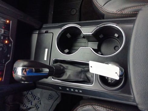 Used 2019 Ford Explorer XLT w/ Equipment Group 202A image 23