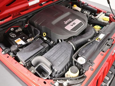 Used 2015 Jeep Wrangler Unlimited Sport image 32