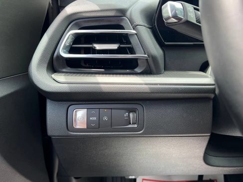 Used 2026 Chevrolet Traverse LT FWD image 17