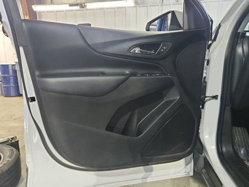 Used 2020 Chevrolet Equinox LT image 16