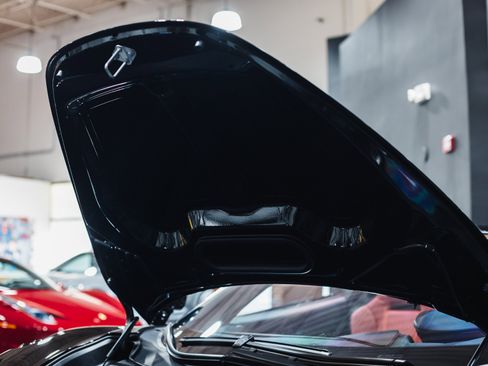 Used 2024 McLaren 750S Spider image 33