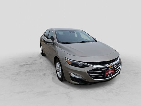 Used 2023 Chevrolet Malibu LT w/ Driver Confidence Package image 2