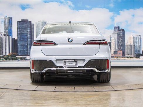 Used 2025 BMW 740i xDrive image 11