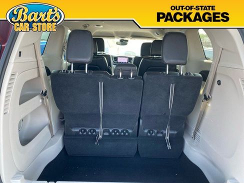Used 2022 Chrysler Pacifica Touring-L FWD image 8