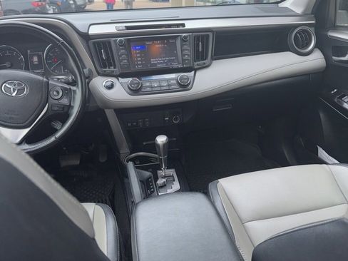 Used 2017 Toyota RAV4 Limited image 14
