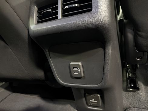 Used 2020 Chevrolet Equinox LT FWD image 33