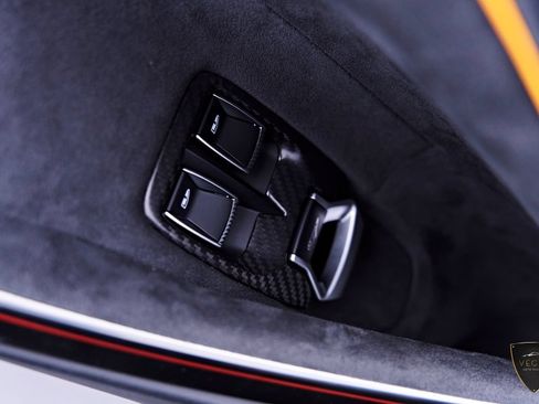 Used 2025 McLaren Artura RWD image 51