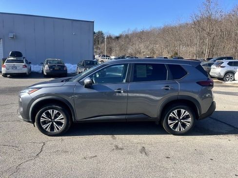 Certified 2022 Nissan Rogue SV image 4