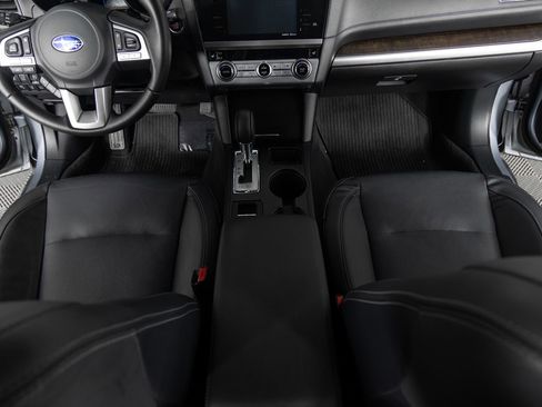 Used 2017 Subaru Outback 3.6R Limited image 37