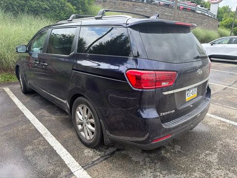 Used 2020 Kia Sedona EX FWD image 2