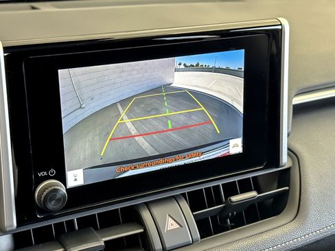 Certified 2024 Toyota RAV4 LE AWD/4WD image 18