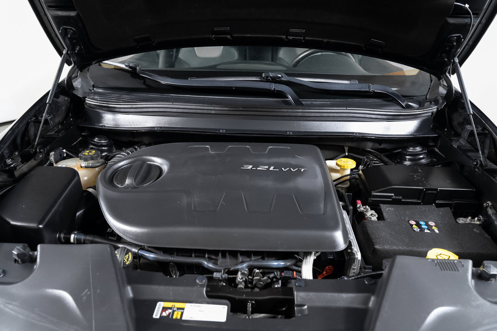 Used 2014 Jeep Cherokee Limited AWD/4WD image 36