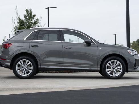 Certified 2022 Audi Q3 2.0T Premium Plus image 3