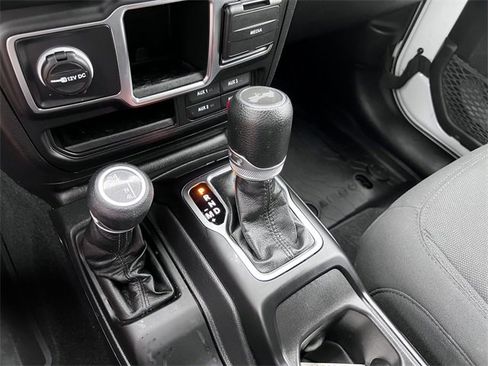 Used 2023 Jeep Wrangler Unlimited Sport image 26