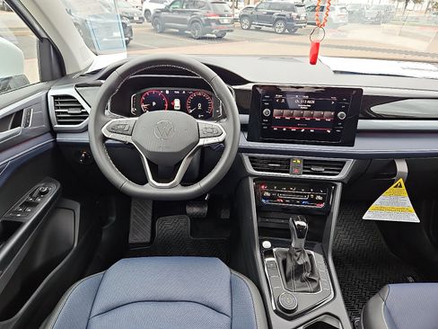 New 2026 Volkswagen Taos SEL image 7