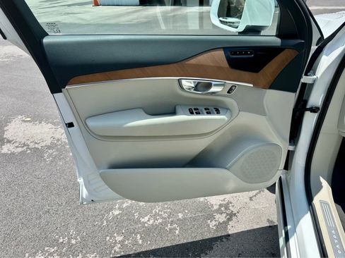 Used 2022 Volvo XC90 T6 Momentum w/ Advanced Package AWD/4WD image 10