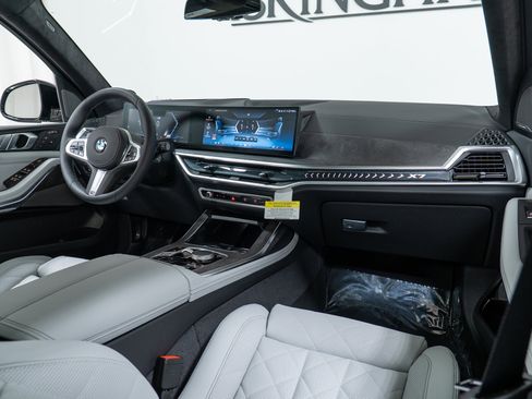 New 2026 BMW X7 xDrive40i w/ M Sport Package image 14