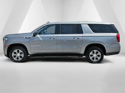 Used 2022 GMC Yukon XL SLE w/ Gmc Pro Safety Plus Package AWD/4WD image 8