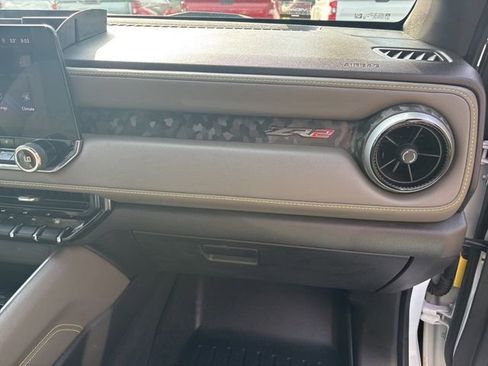 Used 2024 Chevrolet Colorado ZR2 w/ Technology Package AWD/4WD image 34