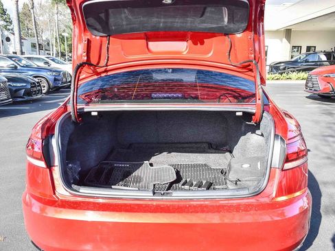 Used 2020 Volkswagen Passat 2.0T R-Line image 24