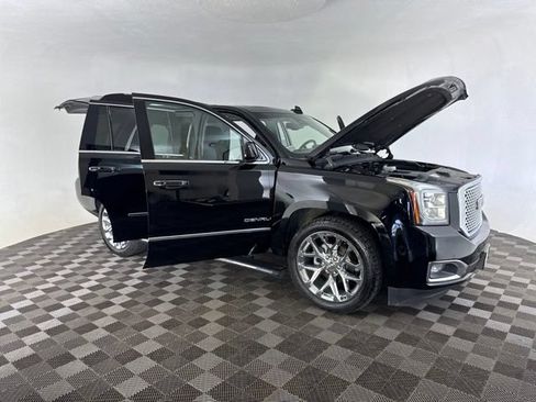 Used 2017 GMC Yukon Denali w/ Open Road Package AWD/4WD image 14