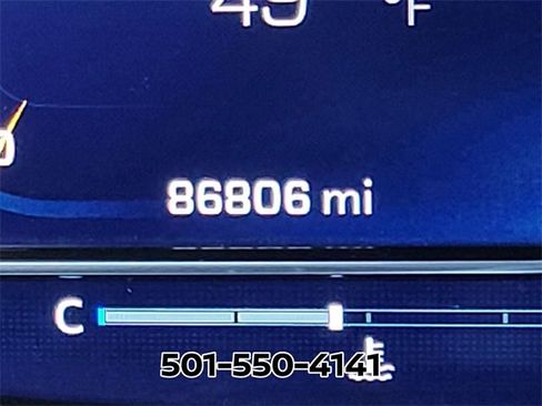 Used 2023 Chevrolet Suburban Premier image 33