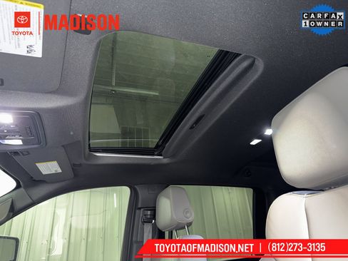 Used 2025 Chevrolet Silverado 2500 ZR2 w/ Technology Package image 35