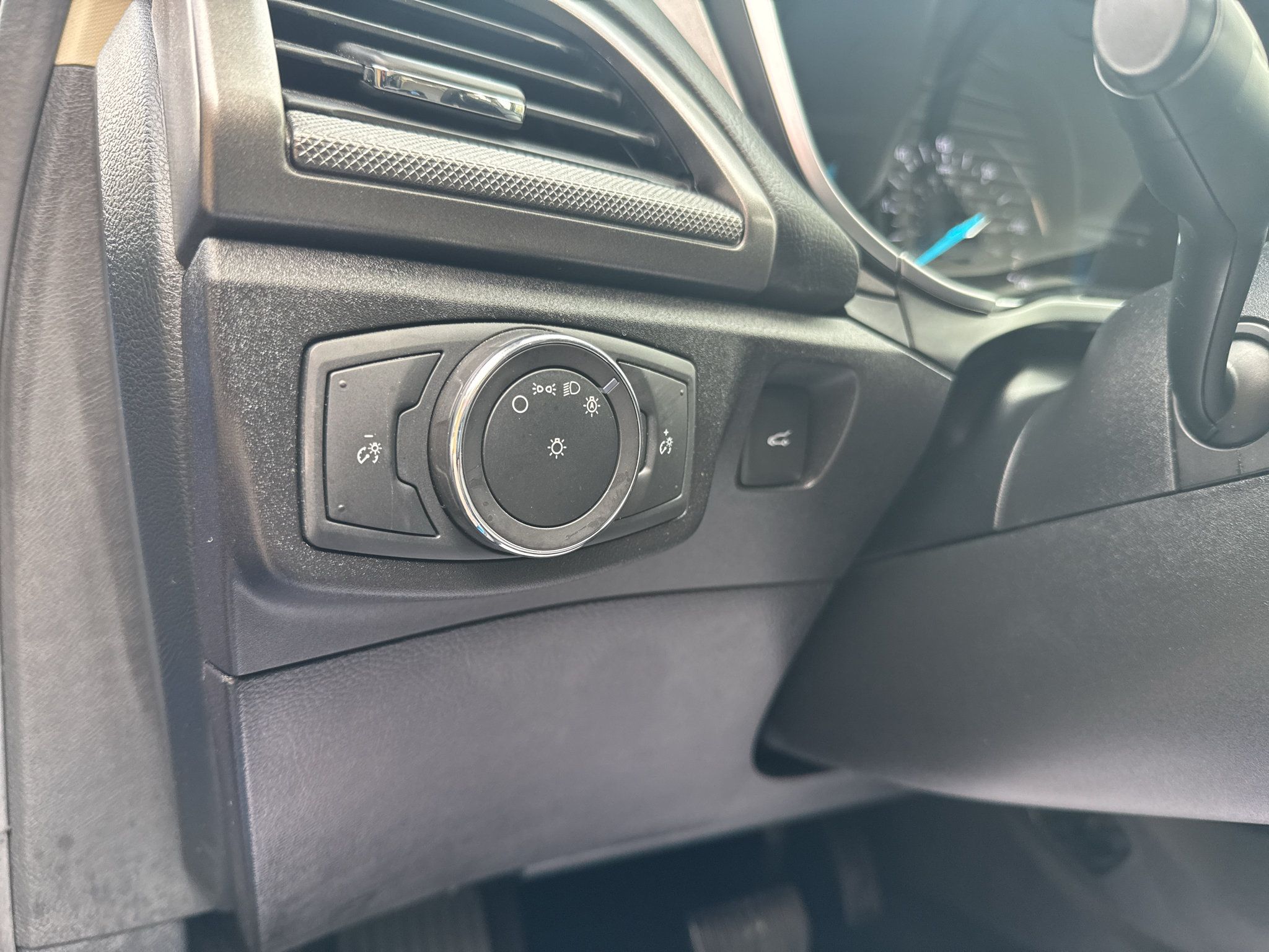 Used 2018 Ford Fusion S FWD image 14