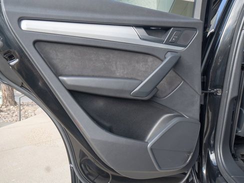 Used 2019 Audi SQ5 Premium w/ Convenience Package image 16